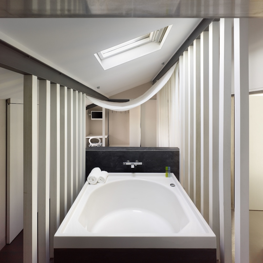 Hotel Moure 46/50
