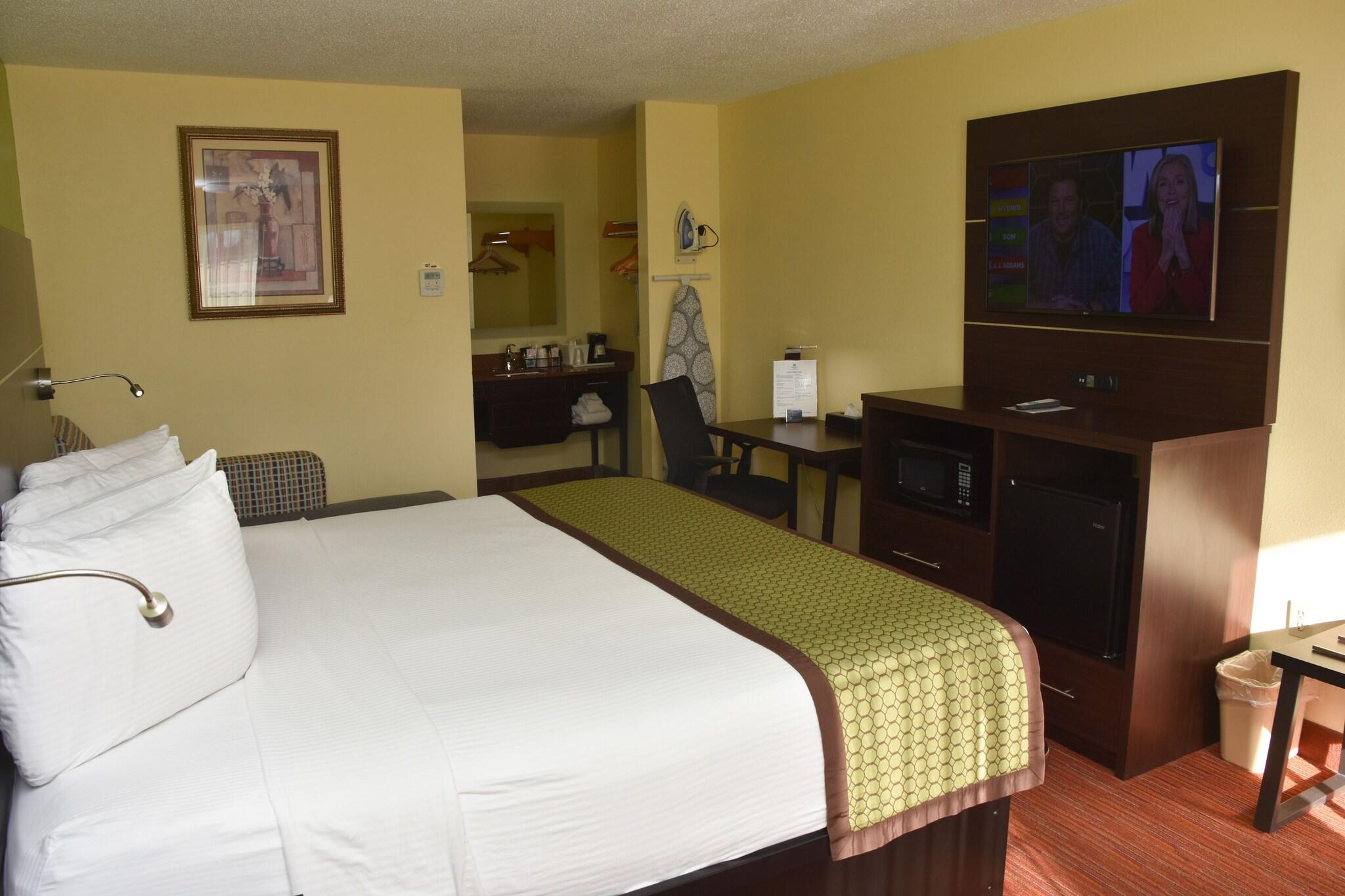 Suite, SureStay Hotel by Best Western Manning 2/6