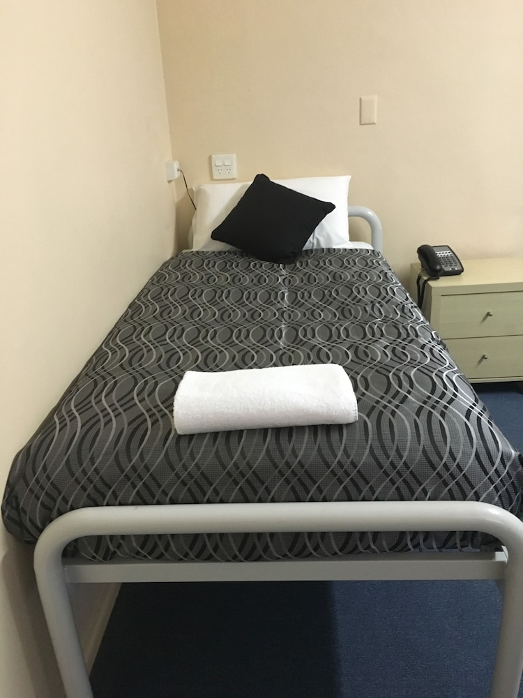 Flinders Motel 45/70