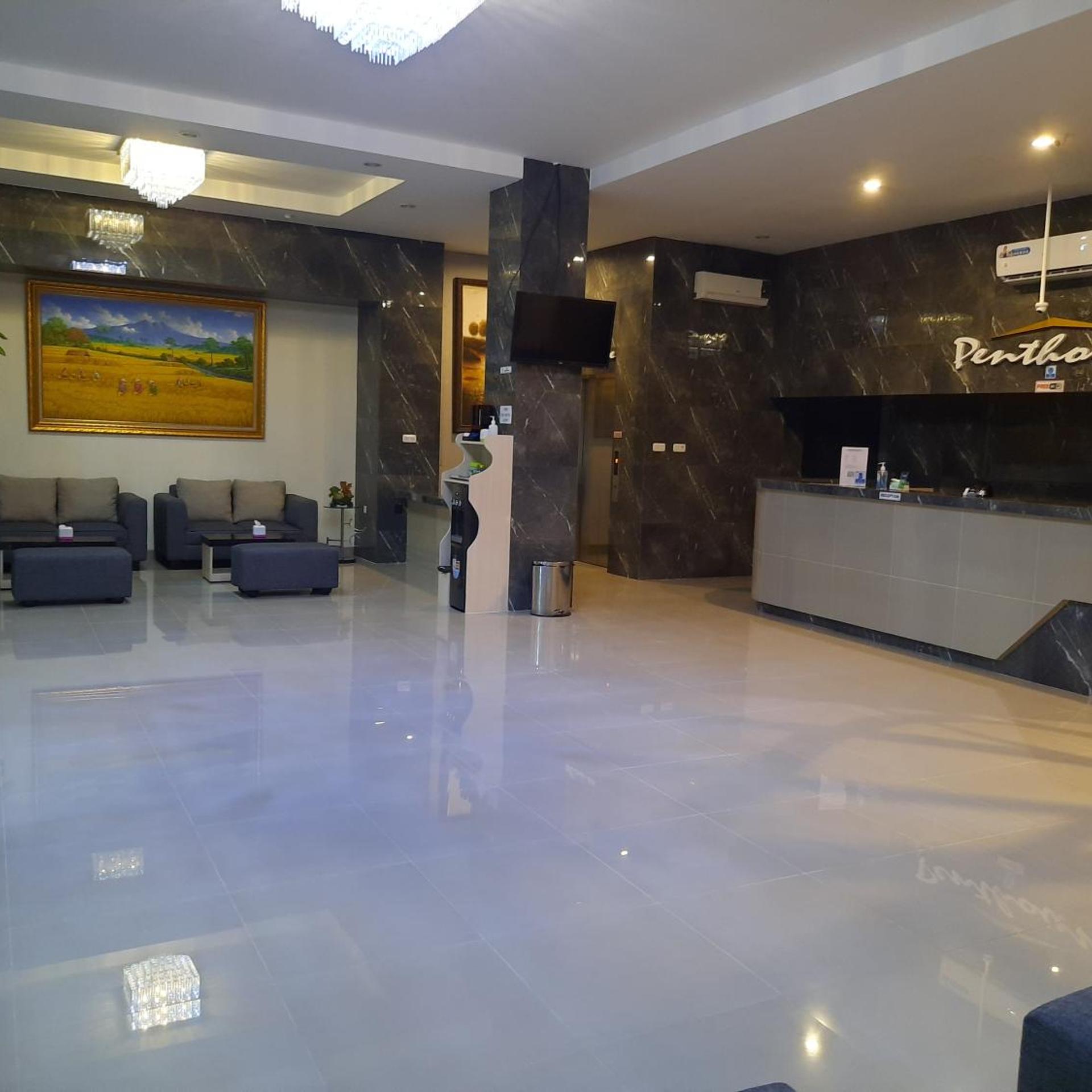 Penthouse Hotel 5/60