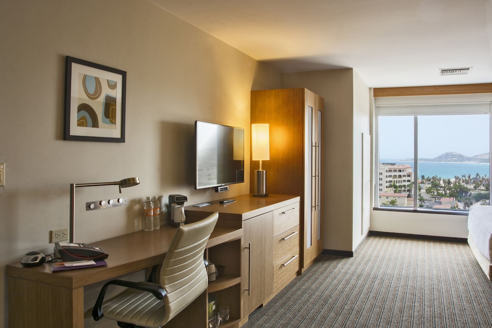 Hyatt Place Los Cabos 50/65