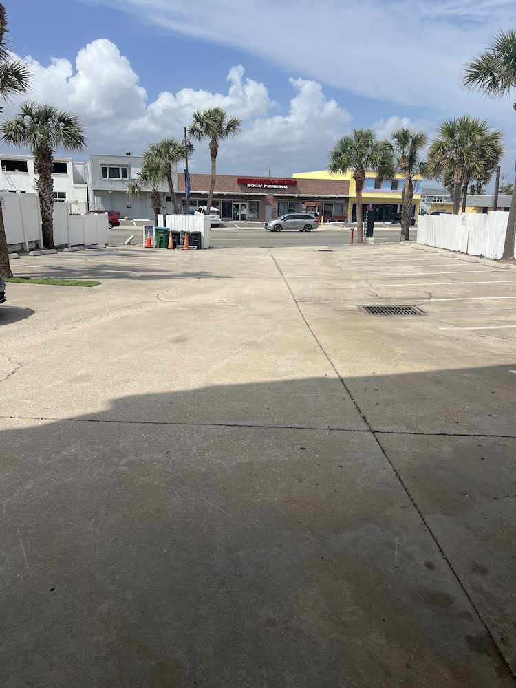 Flamingo Inn 44/50