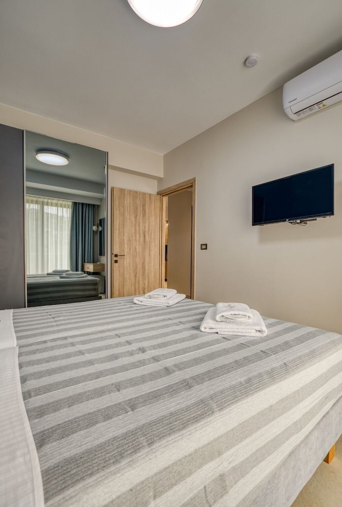Sapphire Horizon Suites 43/94