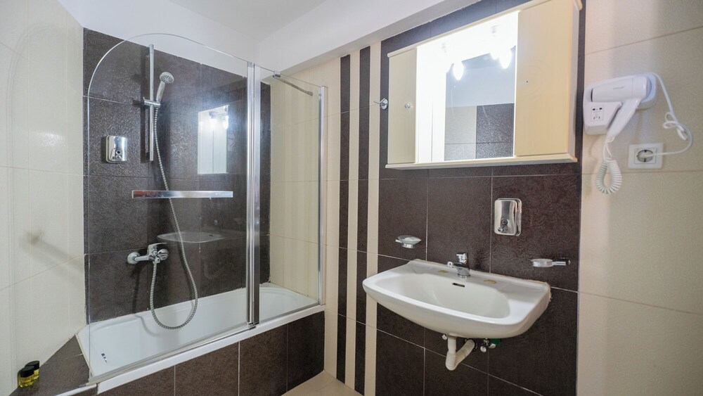 Toti Boutique Rooms 48/55