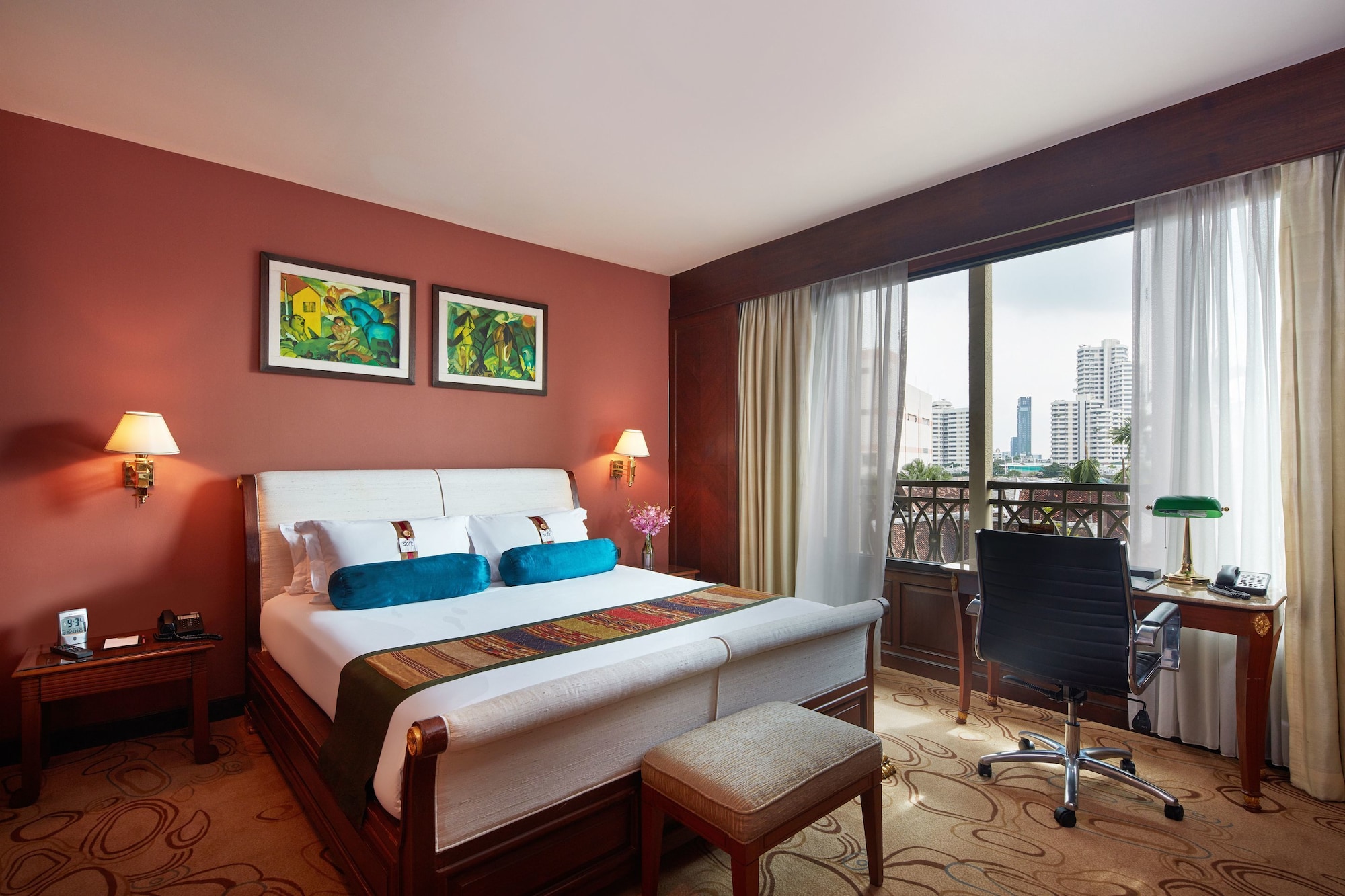 1 Bedroom, Suite, King Bed, Main Wing
