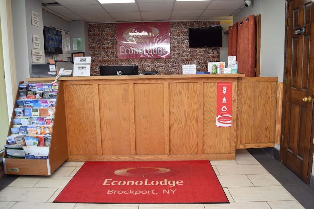 Econo Lodge Brockport NY 4/33