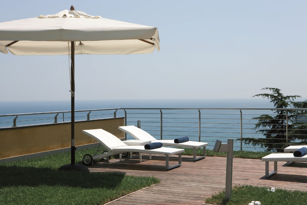 Paradiso Relais Hotel 82/92