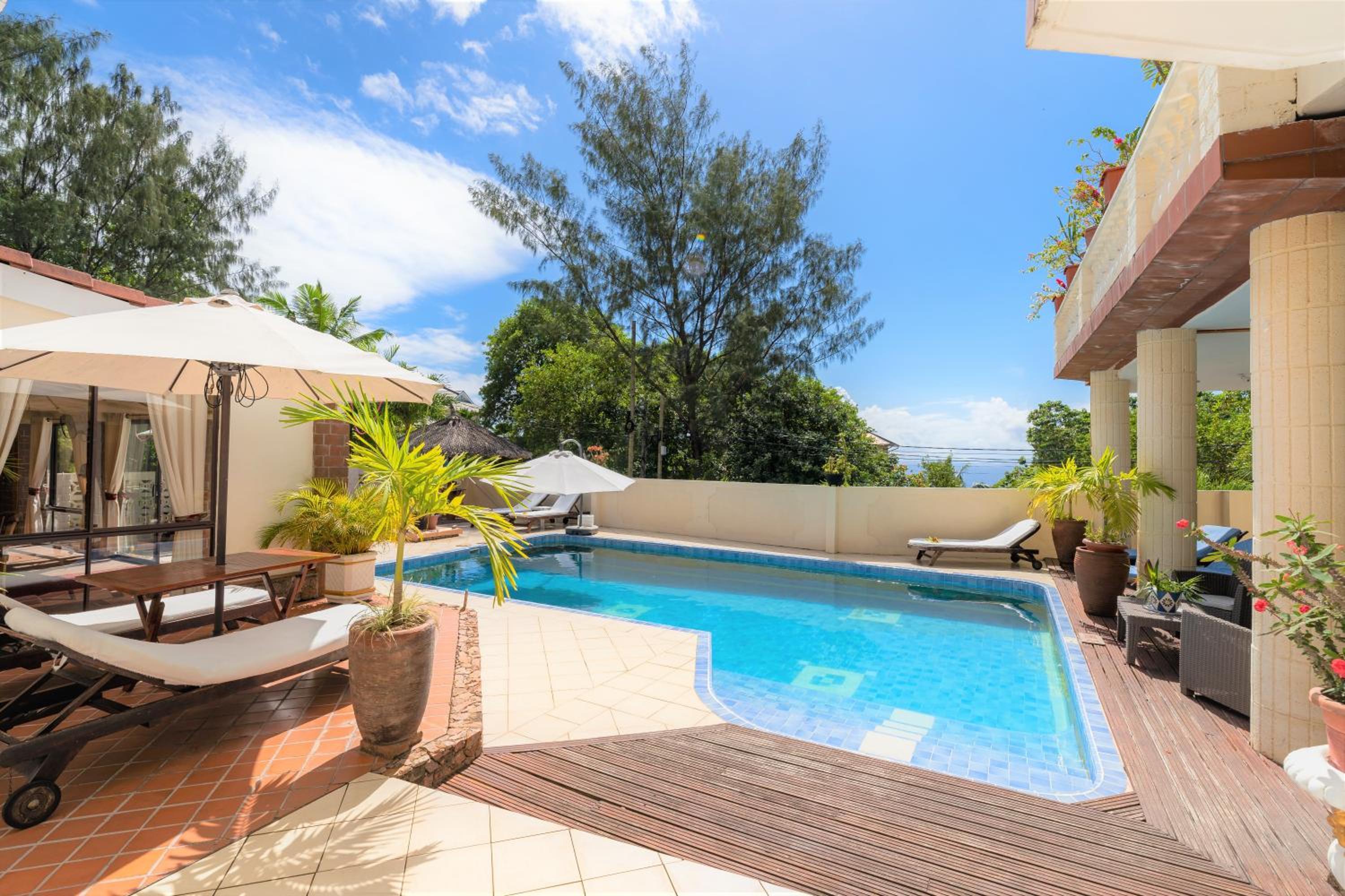 Carana Hilltop Villa 26/33