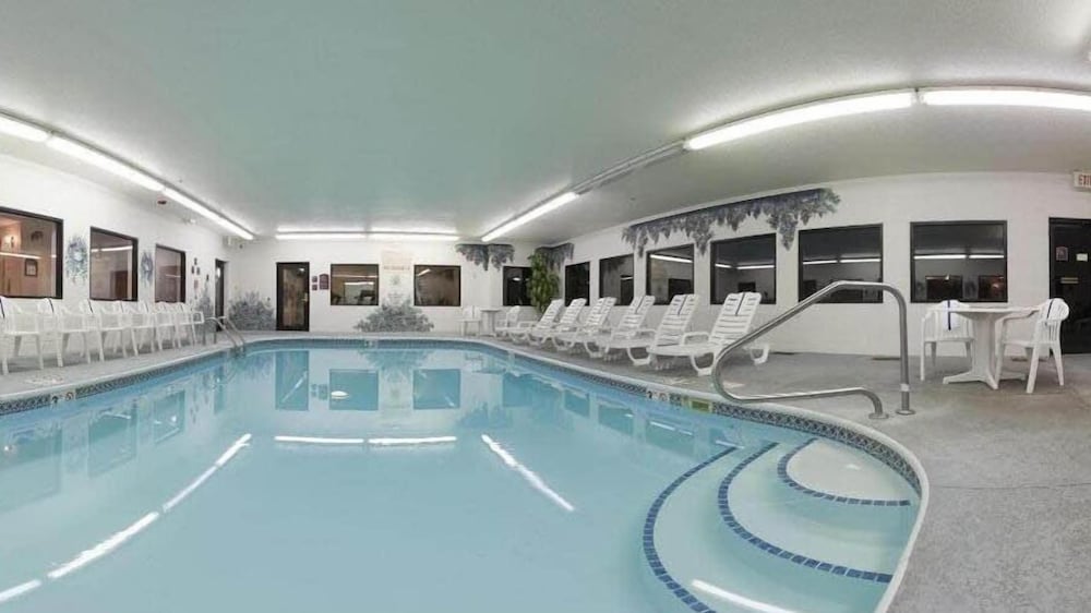 swimming pool spa