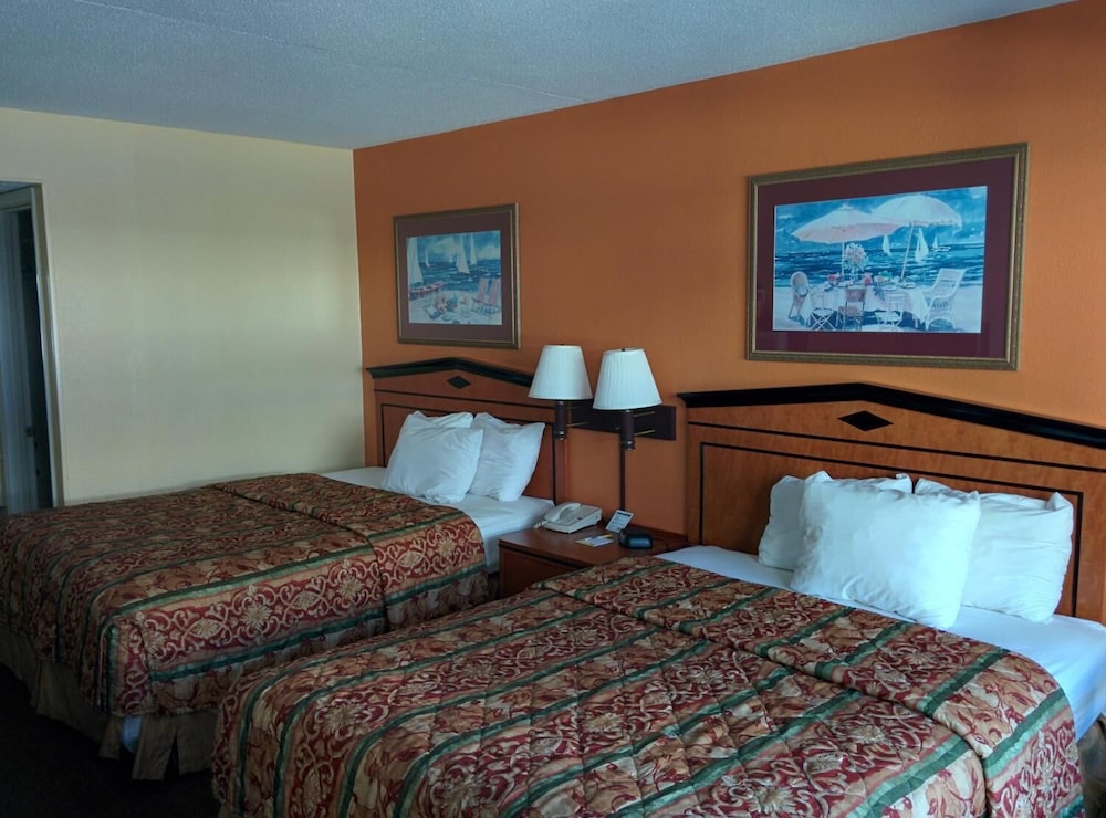 Days Inn by Wyndham Myrtle Beach-Beach Front 17/36