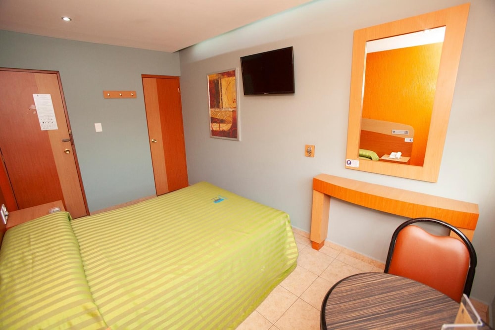 Hotel Lira - Solo Adultos 22/29