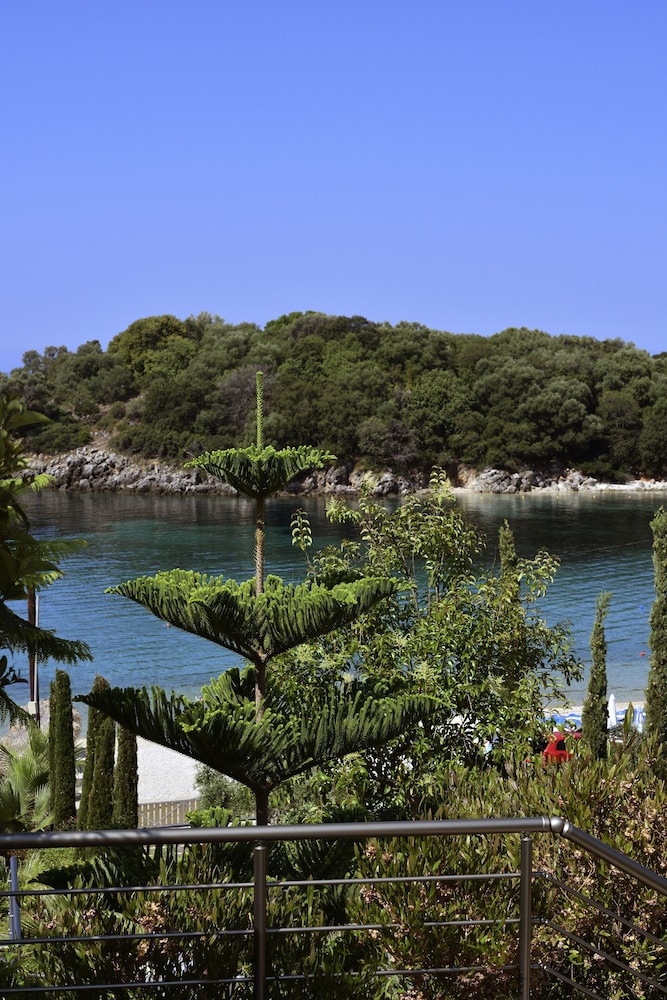 Prima Vista Beachfront Boutique Hotel 49/60