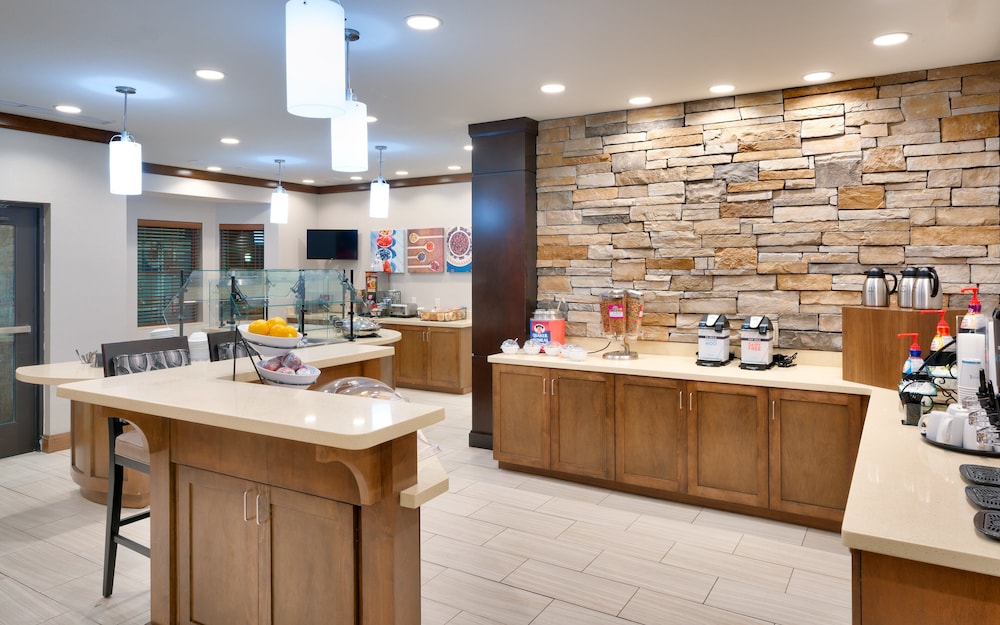 STAYBRIDGE SUITES GAINESVILLE I-75 55/68