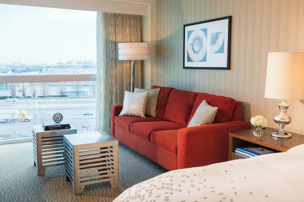 Renaissance Newark Airport Hotel 34/53