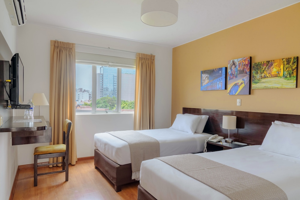 Girasoles Hotel 11/54