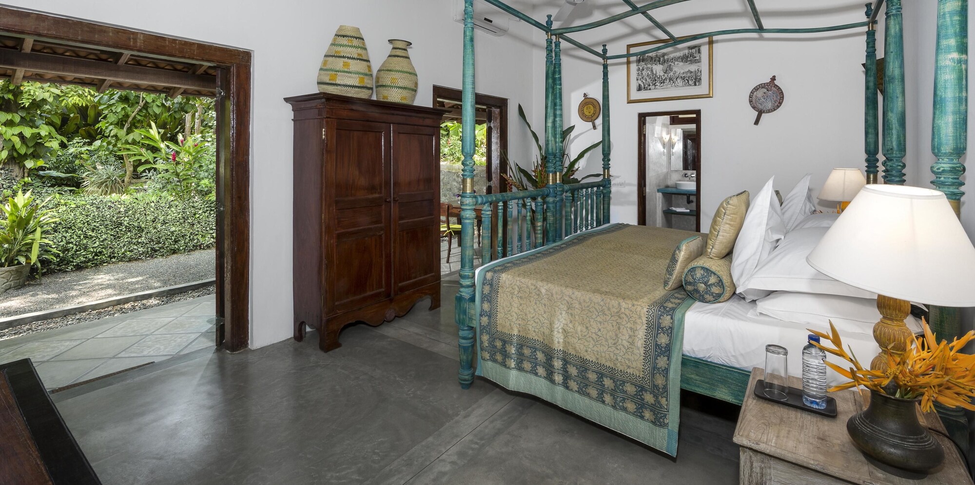 Master, Twin Beds
