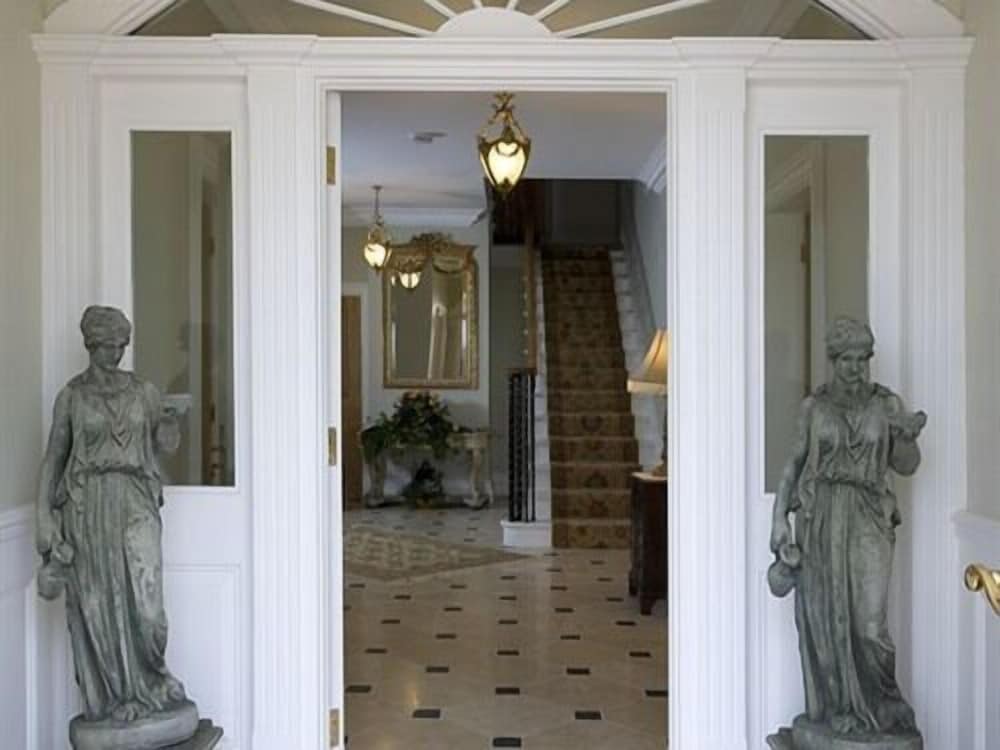 West Longridge Manor B&B 2/17