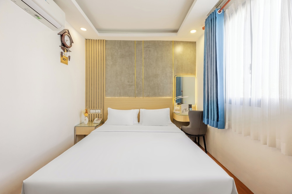 DELUXE, DOUBLE BED
