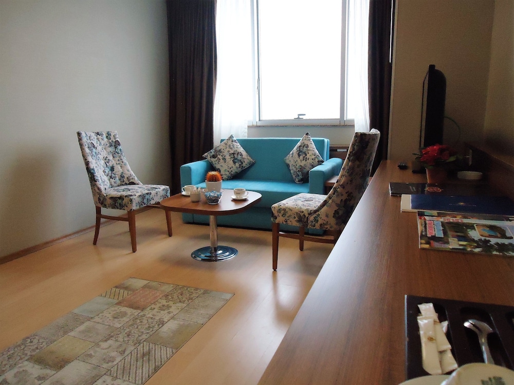 Golden Lounge Hotel 31/42