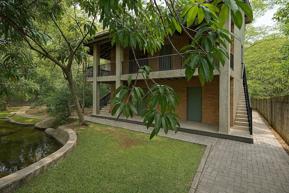 Moi Dambulla by DBI 45/57