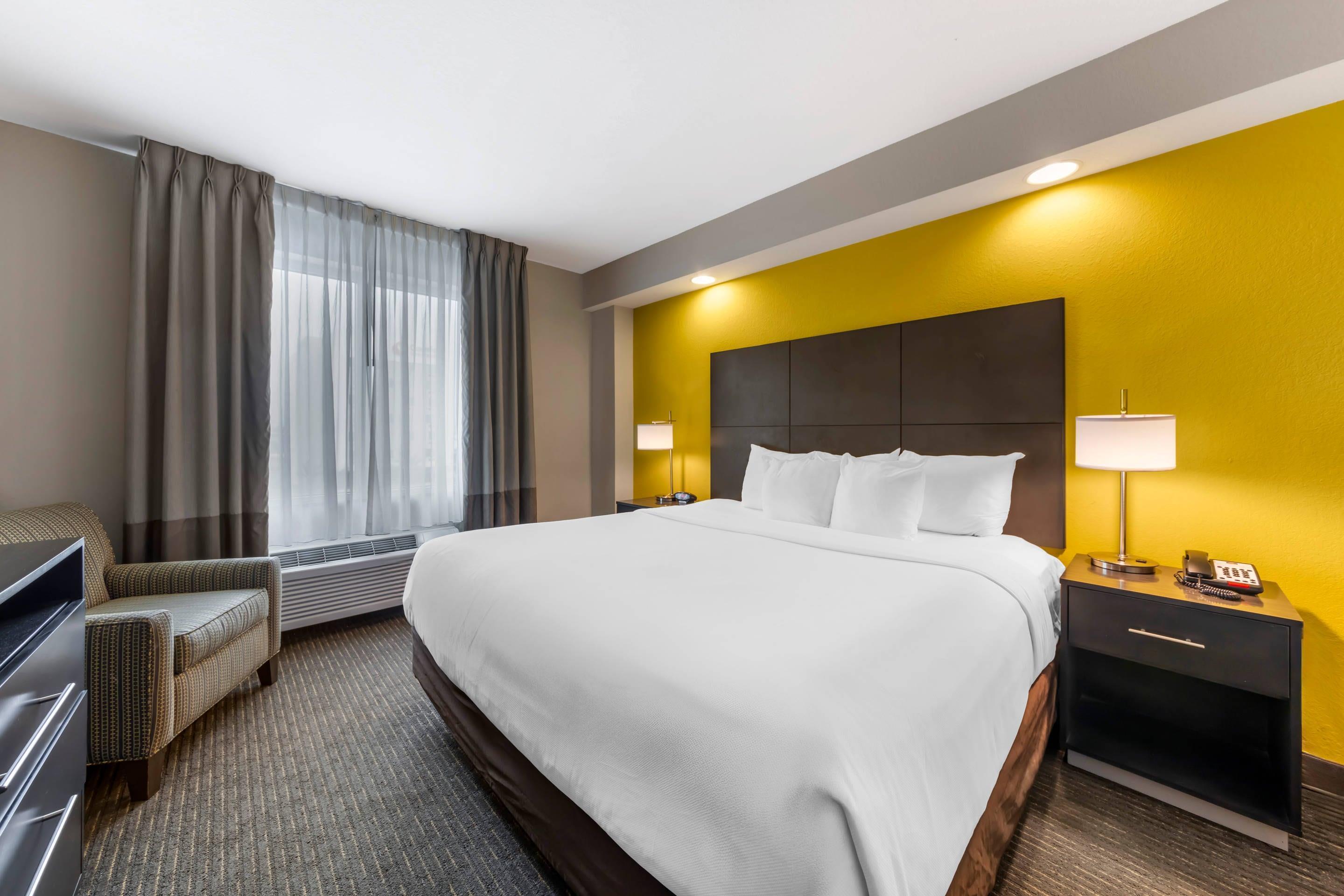 جناح، Comfort Suites Miami Airport North 3/7