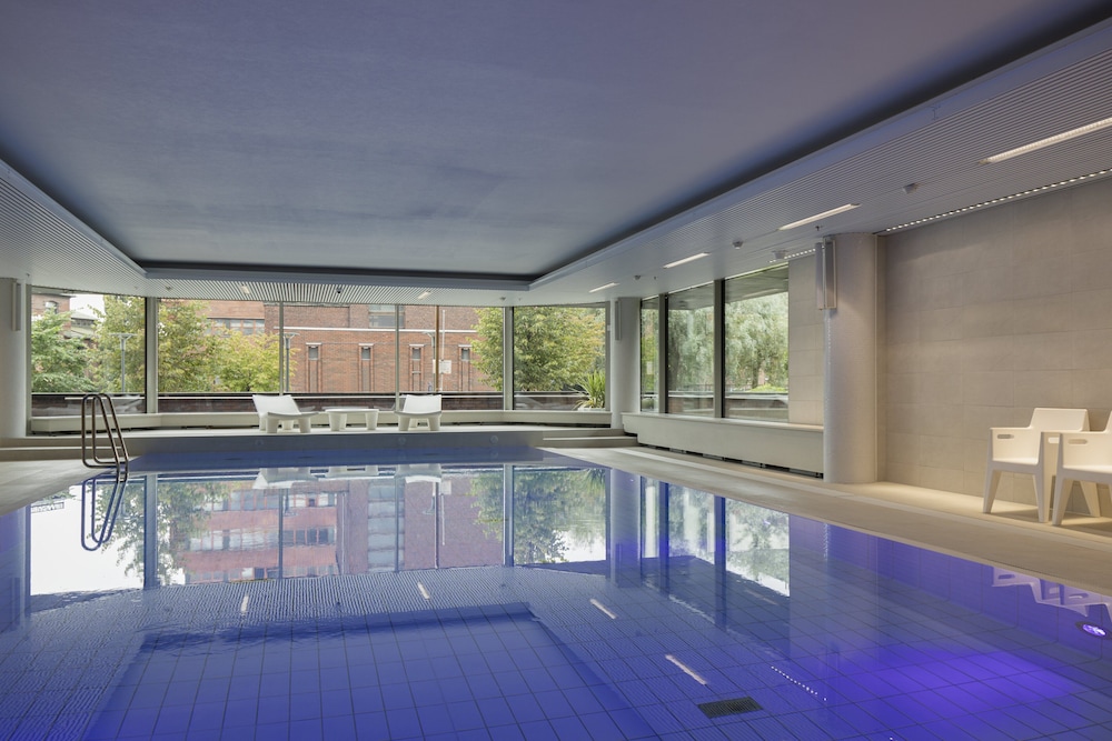 swimming pool spa