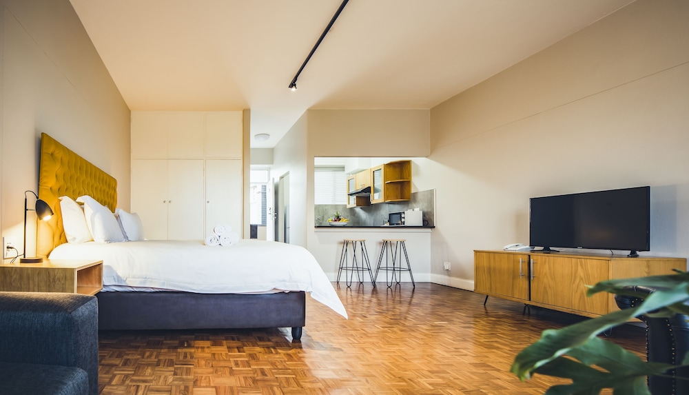 Hotel 224 15/72