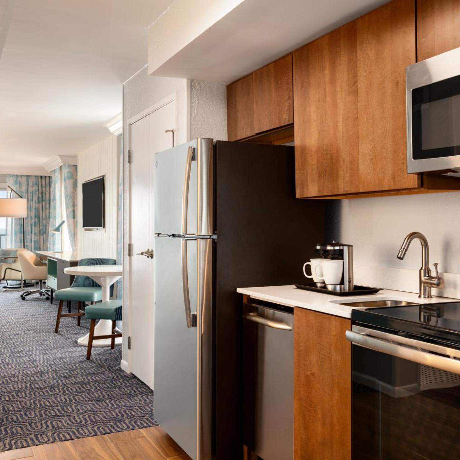 Room, 2 Queen Beds, Ocean Front, Sofa, Balcony, Kitchen, Corner