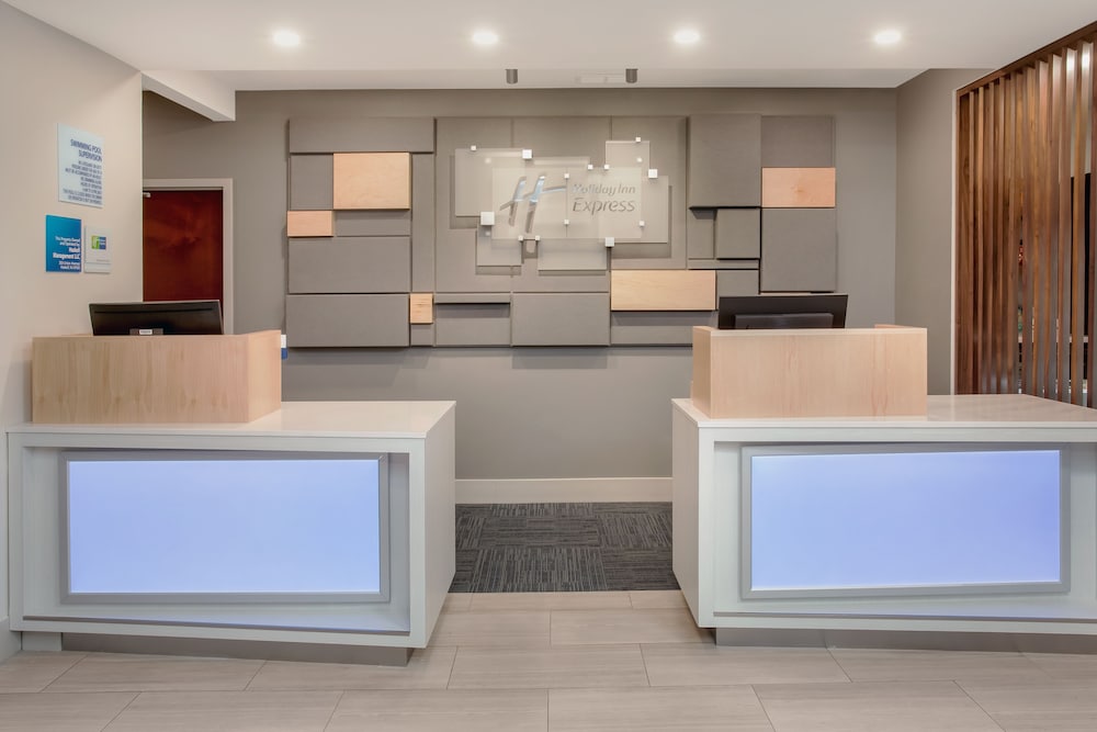 Holiday Inn Express Haskell-Wayne Area 7/75