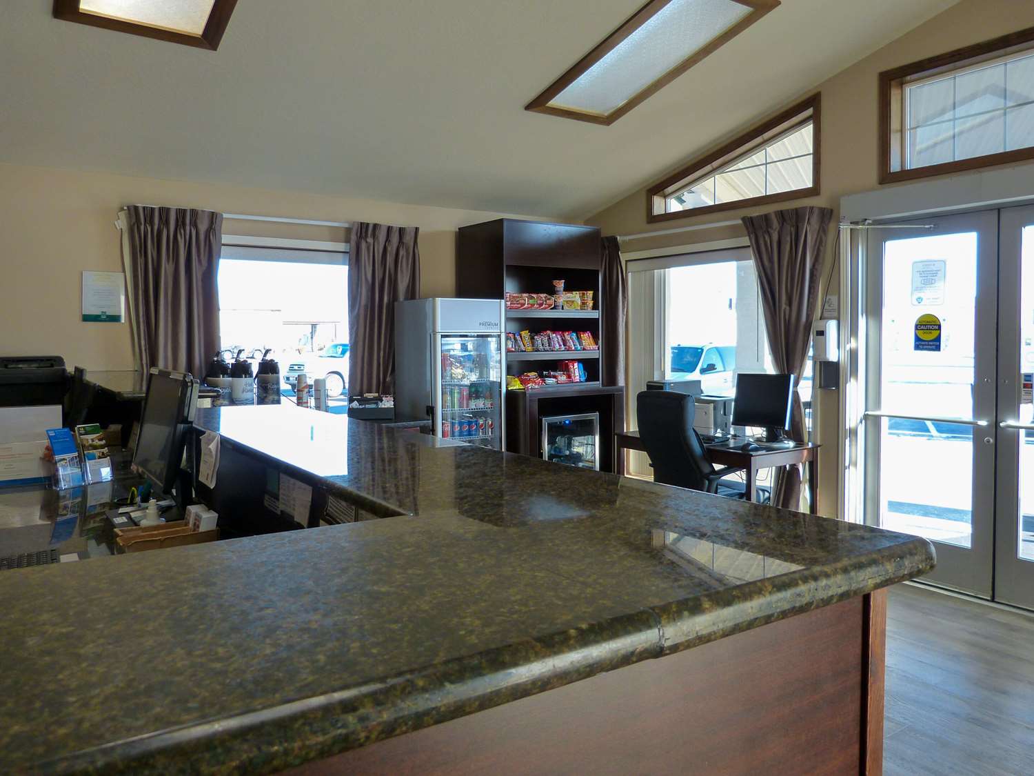 Rodeway Inn and Suites Ontario 29/45