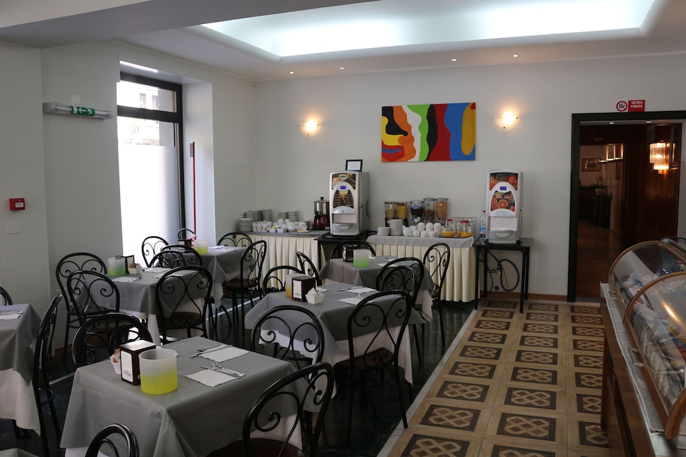 Hotel Italia 44/51