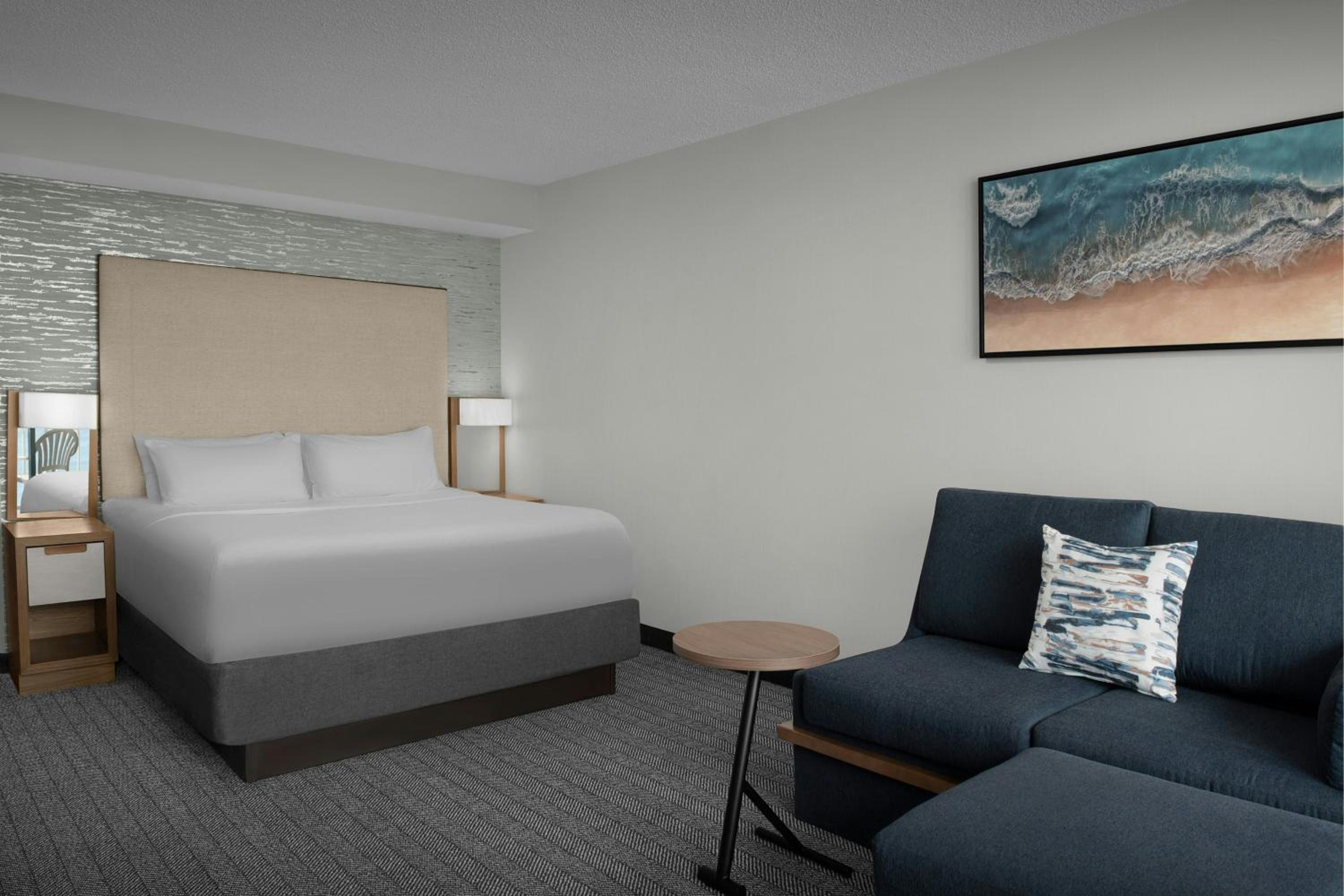 Guest Room, Deluxe, King Bed, Ocean Front, Sofa, Balcony