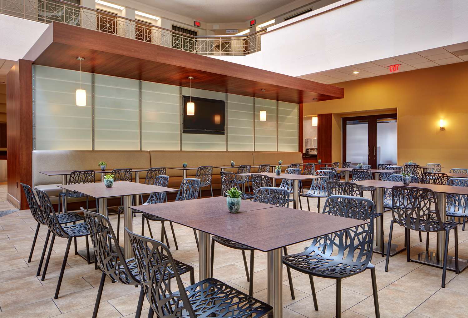 restaurant cafeteria