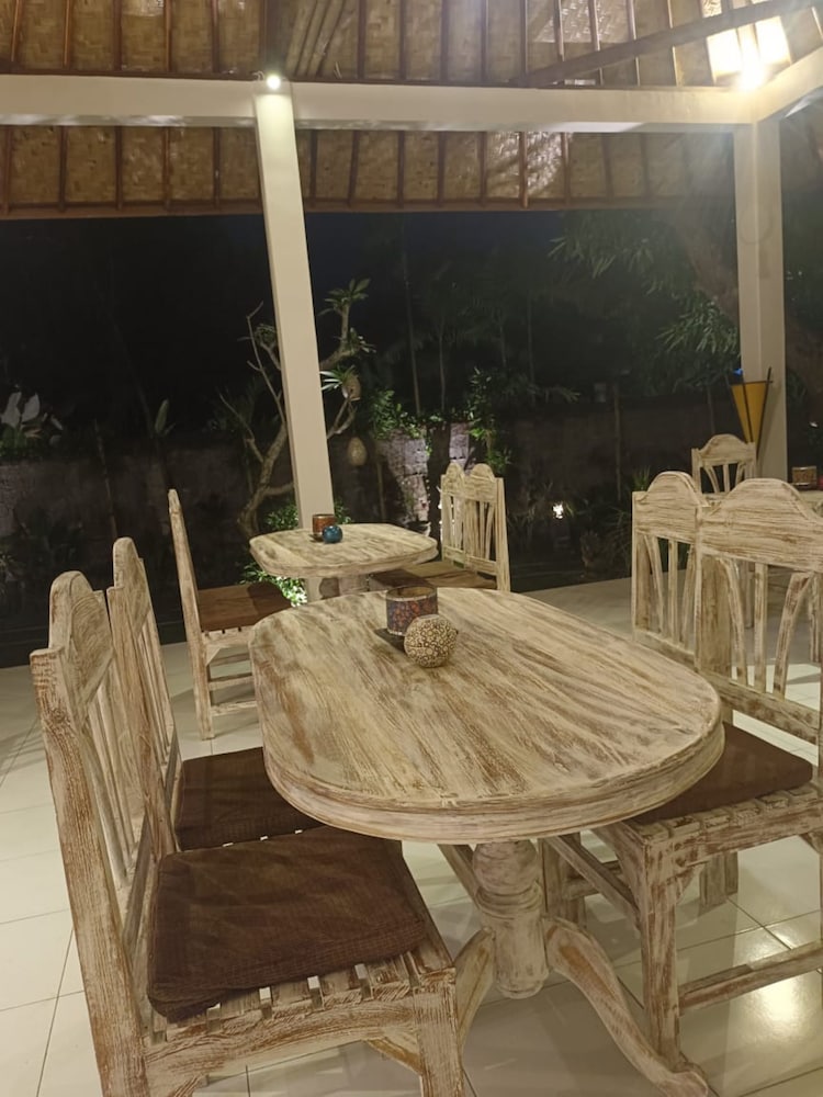 Utama Villas Beach Front Candidasa 20/38