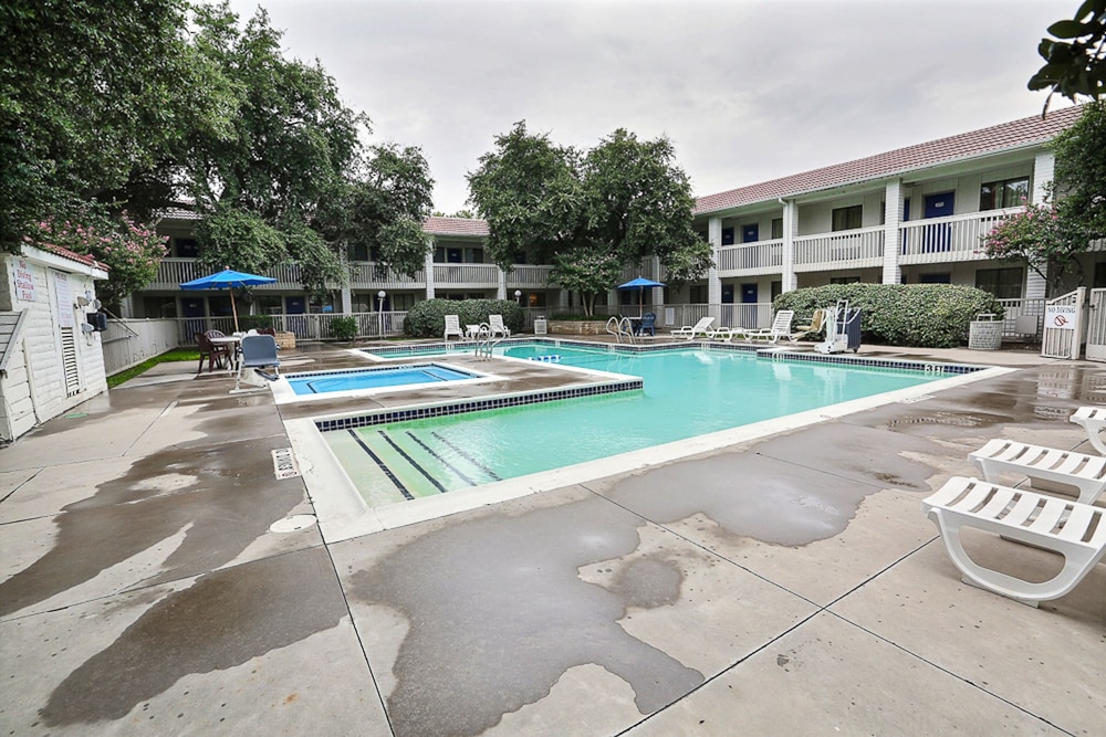 Motel6 Addison, TX - Dallas 6/56