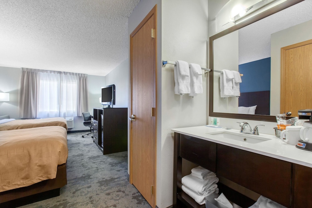 Clarion Inn Kingman I-40 Route 66 8/42
