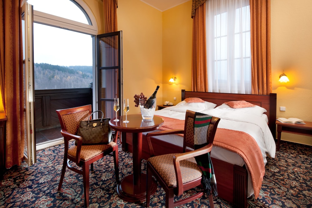 CHATEAU MONTY SPA RESORT 25/69