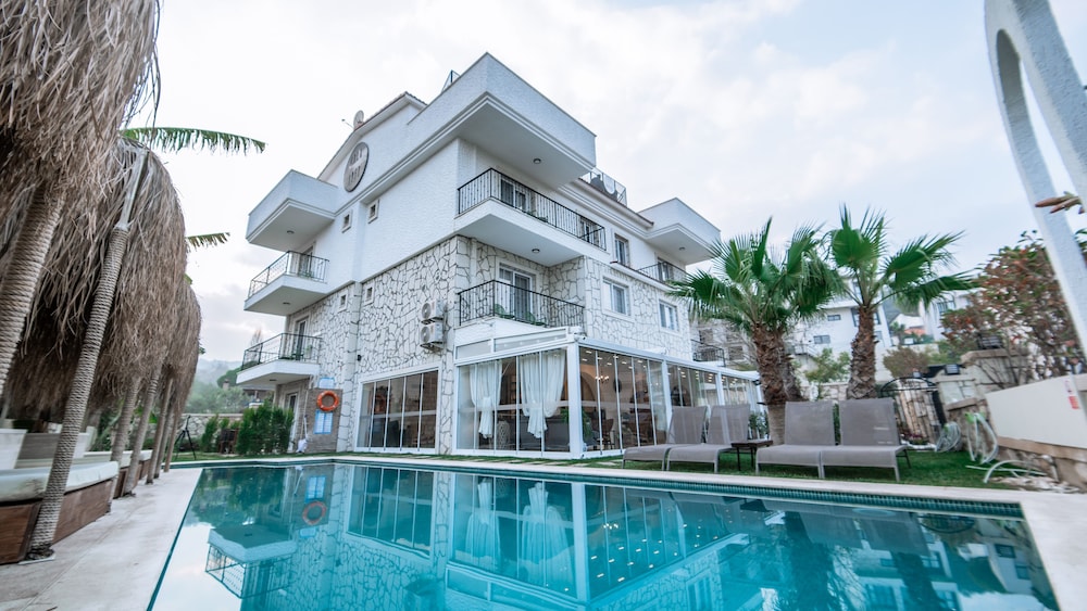 Urla 1867 Hotel 2/50