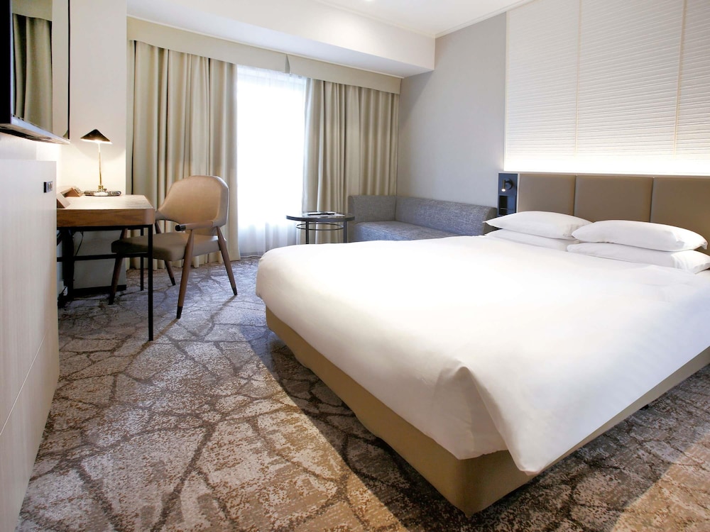 PRIVILEGE, DOUBLE BED