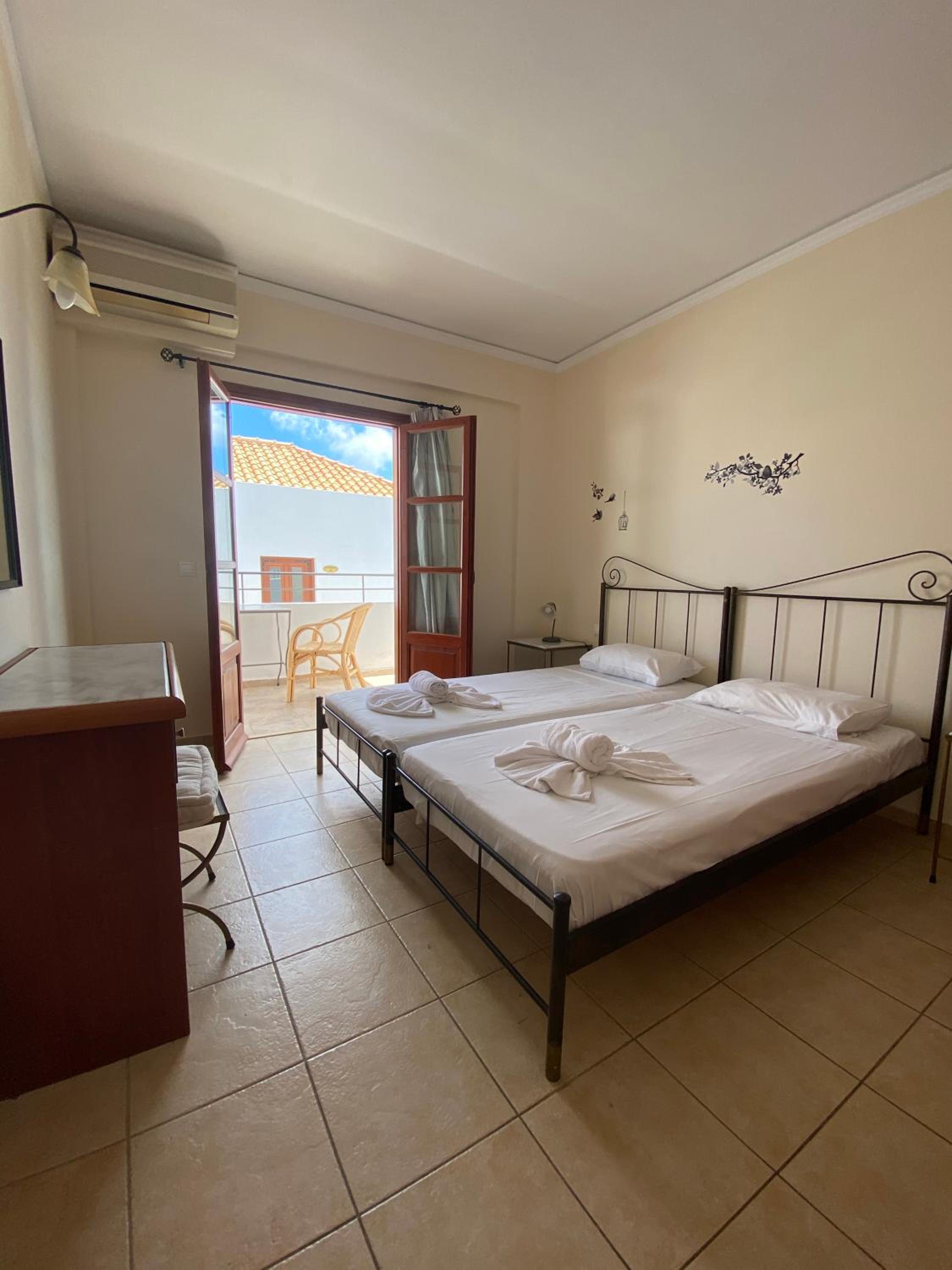 Family Suite, Side Sea View