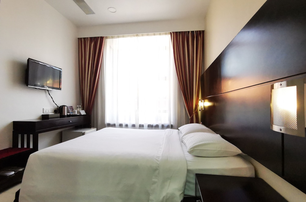 Rest Bugis Hotel 26/73