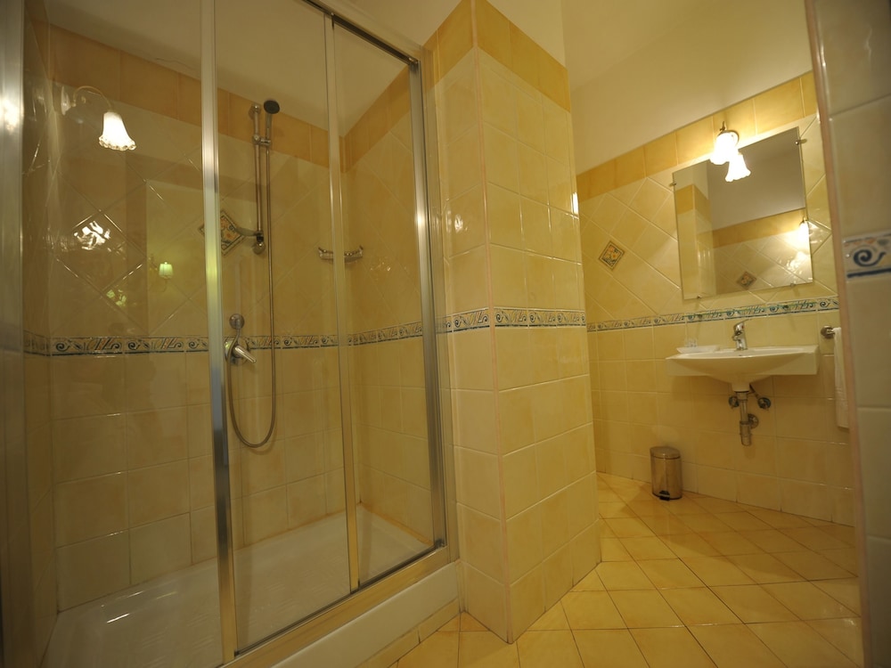 Barbato Hotel 49/50