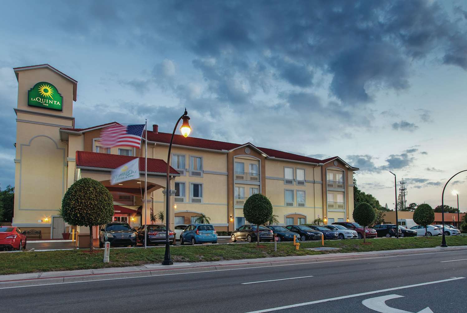 La Quinta Inn & Suites by Wyndham - Tampa South 2/27