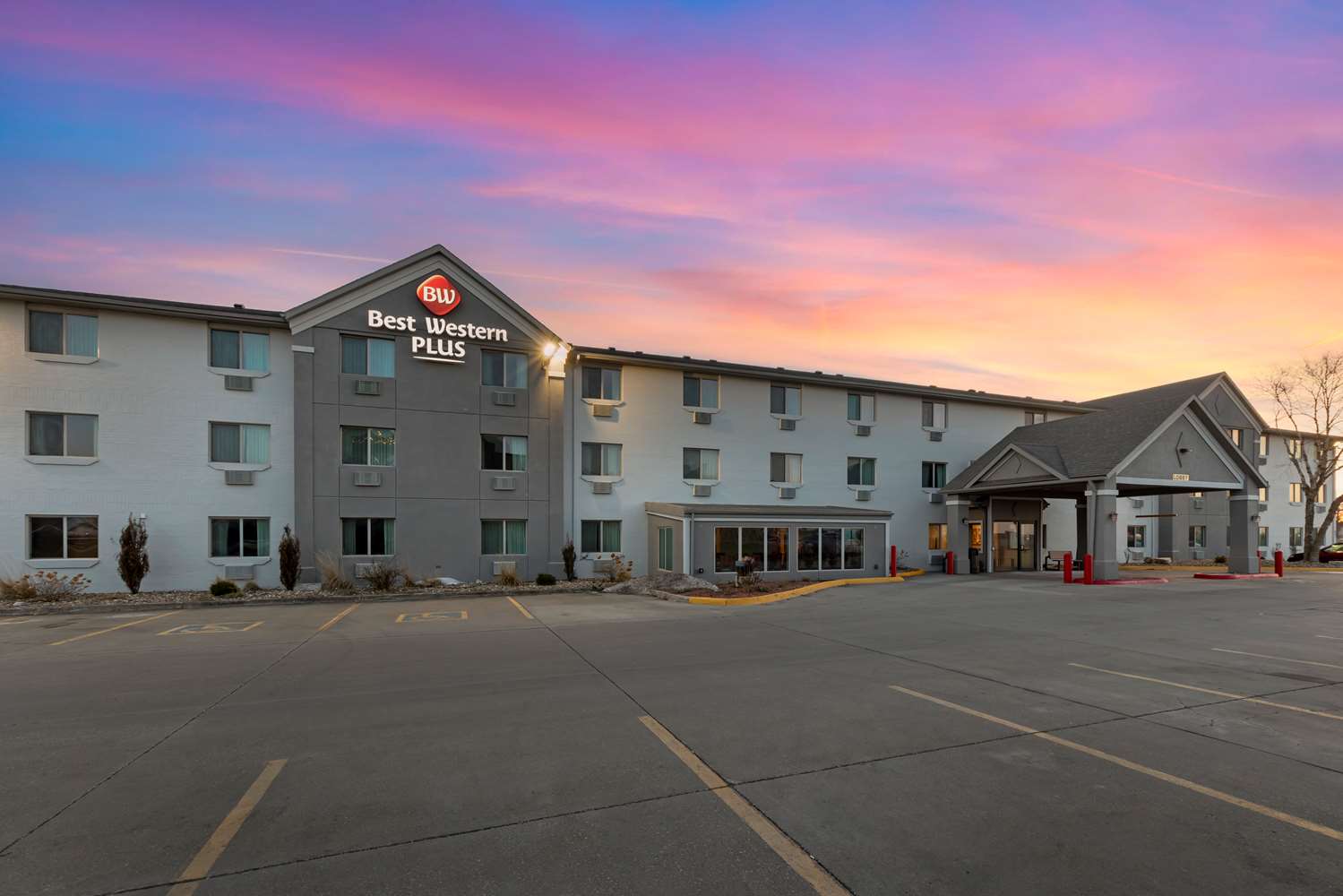 Best Western Plus Altoona Inn 42/43