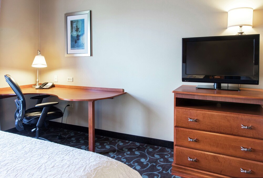 Hampton Inn & Suites Chicago Deer Park 41/44