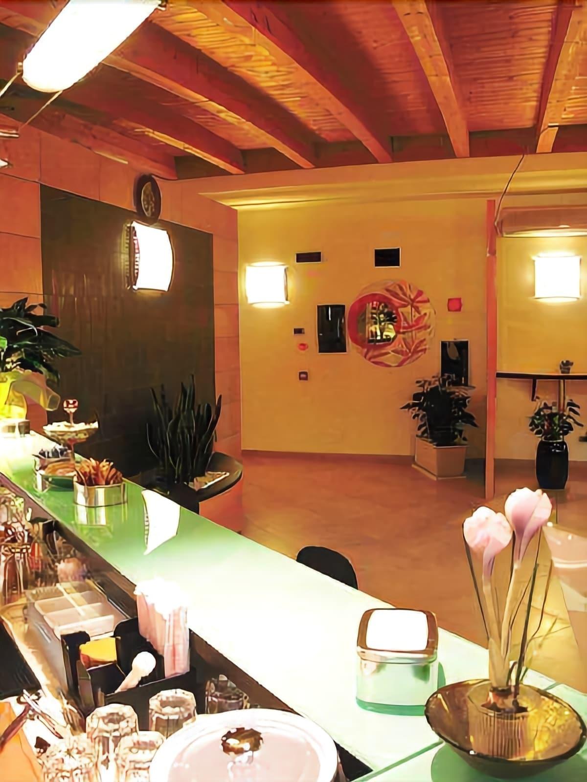 Marc Hotel 11/61