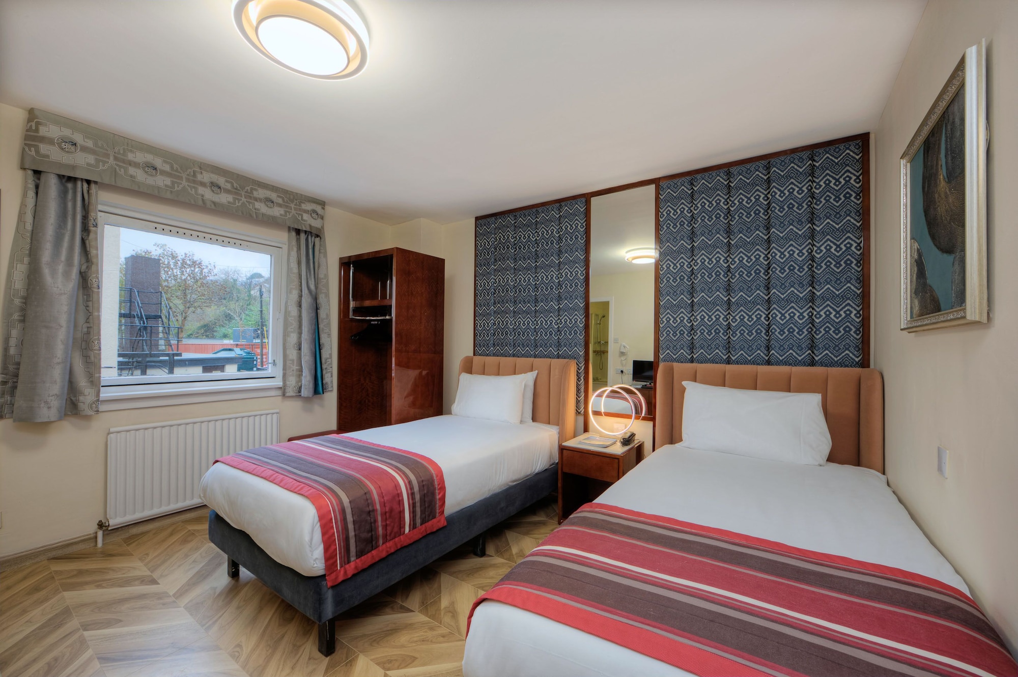 SUPERIOR, TWIN BEDS