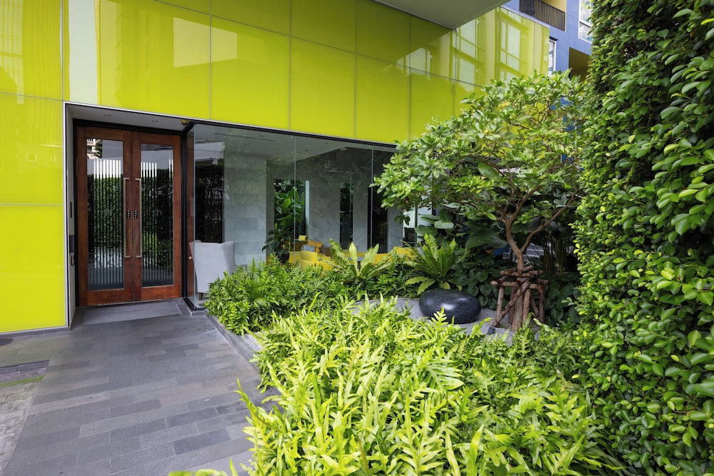 Lit Bangkok Residence 98/102