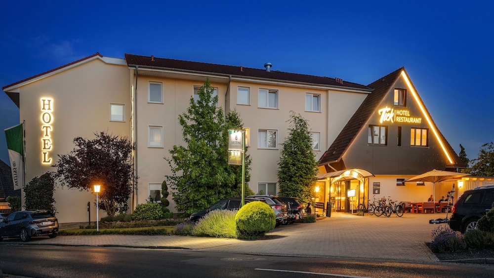 Hotel Tiek 1/50