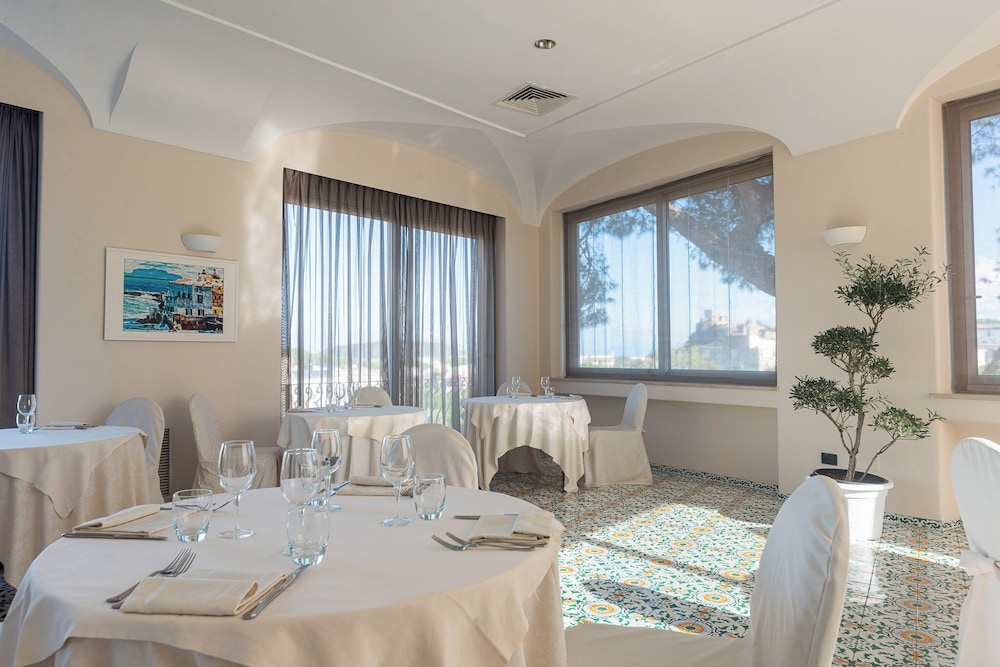 Hermitage Resort and Thermal Spa Hotel 64/76